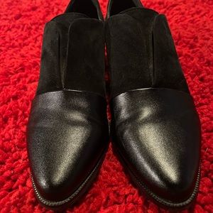 Tahari Black suede shoes. Size 8.5
